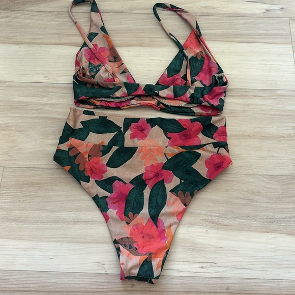 STN FX Swim / Stone Fox High Waisted La Buena Bikini Size Small - Picture 9 of 10